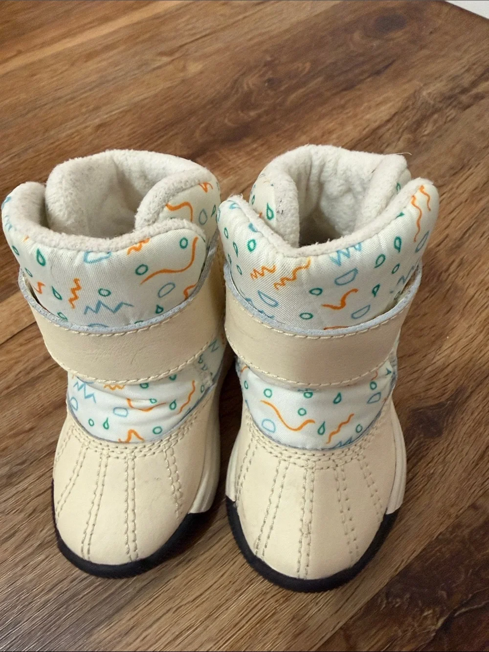 Sorel Baby Toddler Winter Snow Boots in Ivory with confetti print - size 5T
